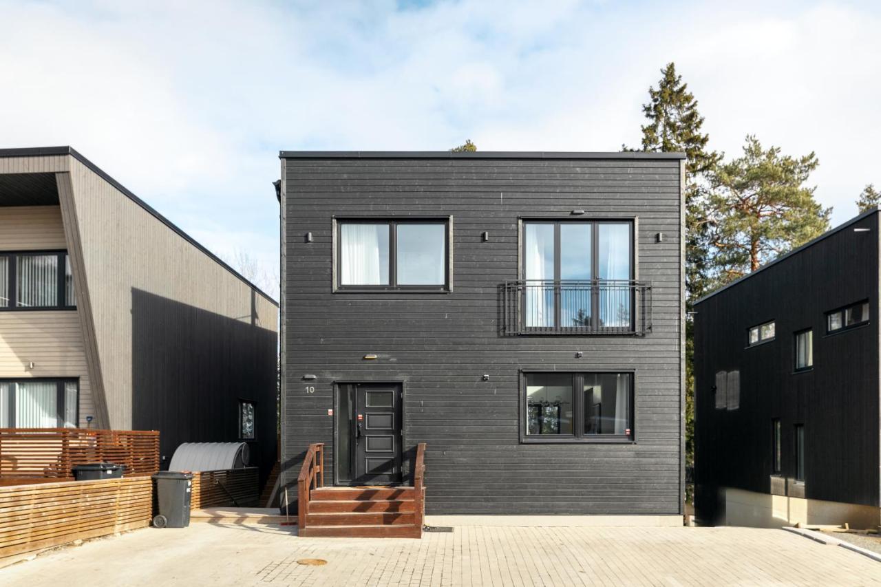 Stylish And Spacious Family *